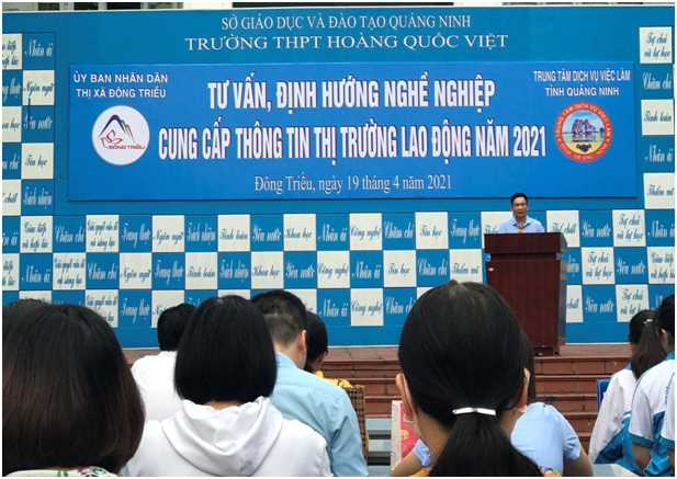 TTư vấn định hướng nghề nghiệp cho học sinh trung học phổ thông tại xã Đông Triều, tỉnh Quảng Ninh